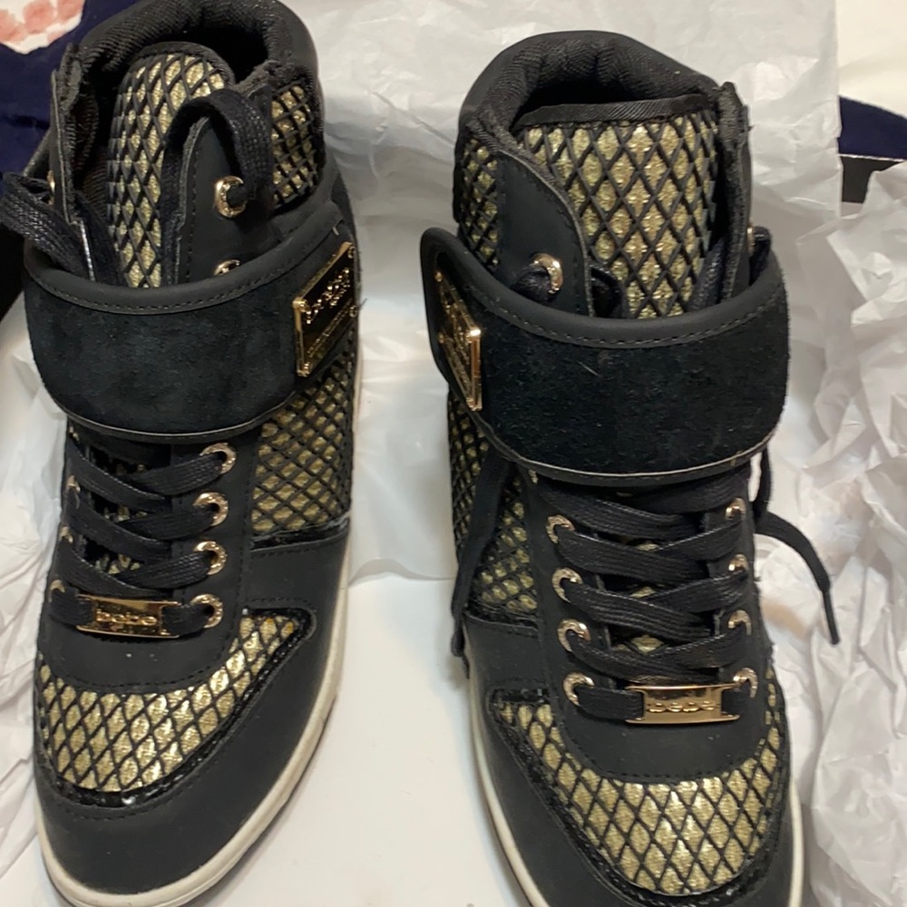 BeBe EUC,, Black/Gold wedge Heel